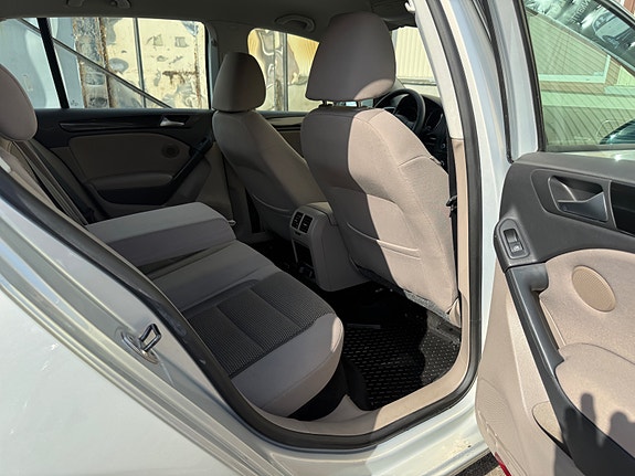 Volkswagen Golf VI 23 of 27