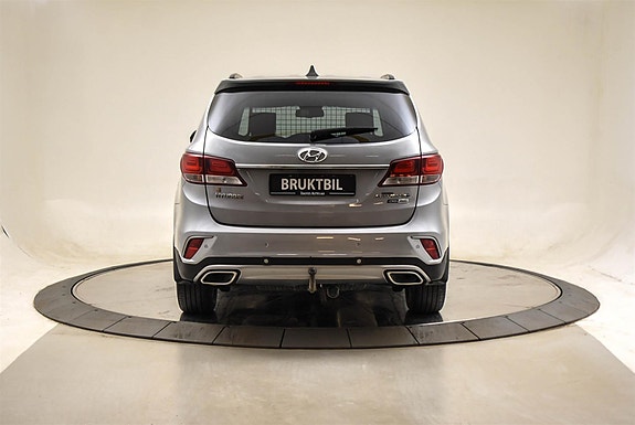 Hyundai Grand Santa Fe 4 of 30