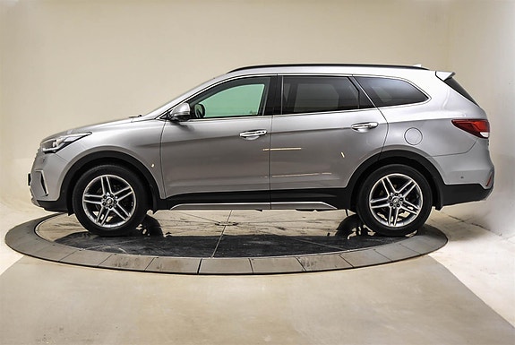 Hyundai Grand Santa Fe 2 of 30