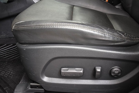 Hyundai Grand Santa Fe 17 of 30
