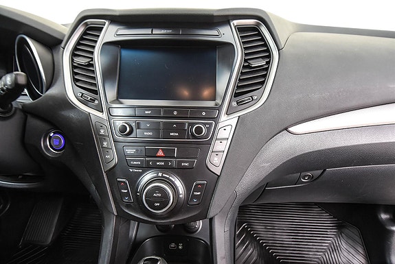 Hyundai Grand Santa Fe 25 of 30