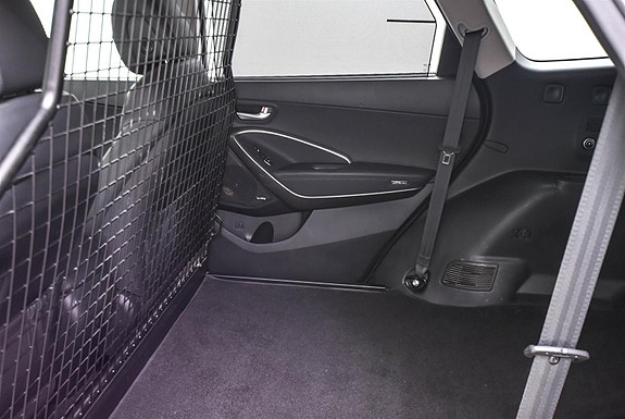 Hyundai Grand Santa Fe 18 of 30