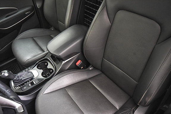 Hyundai Grand Santa Fe 15 of 30