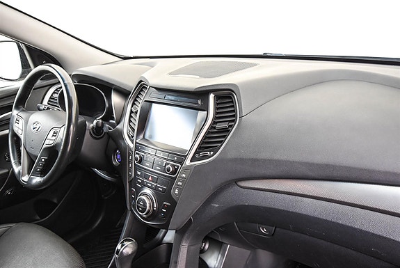 Hyundai Grand Santa Fe 16 of 30