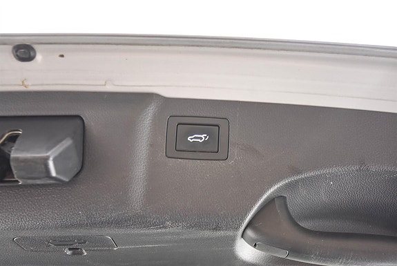 Hyundai Grand Santa Fe 12 of 30