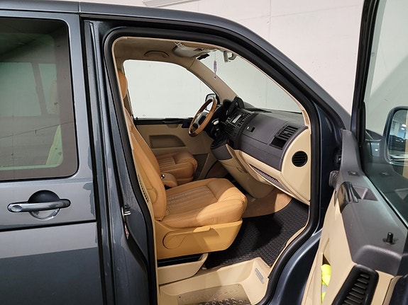 Volkswagen Transporter 25 of 30