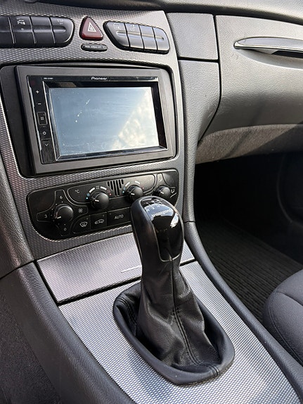 Mercedes-Benz CLK200 13 of 18
