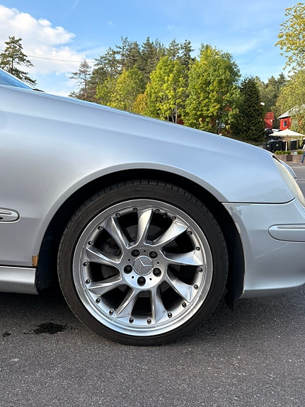 Mercedes-Benz CLK200 8 of 18