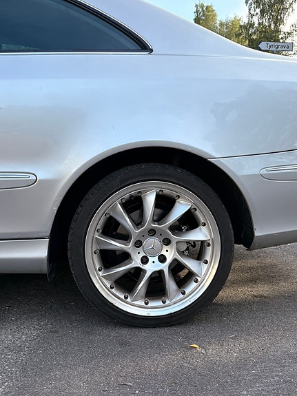 Mercedes-Benz CLK200 9 of 18