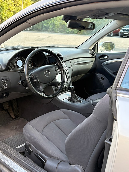 Mercedes-Benz CLK200 11 of 18