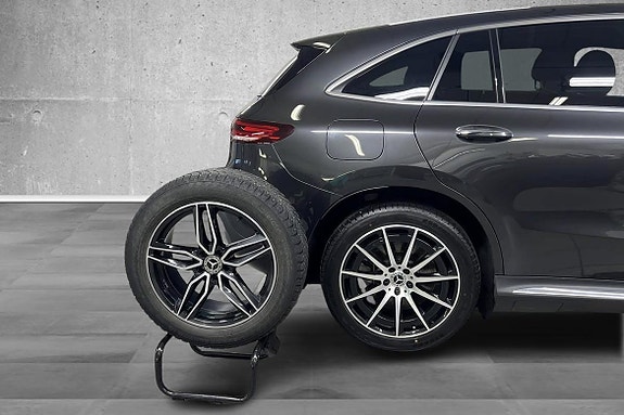 Mercedes-Benz EQC400 15 of 30