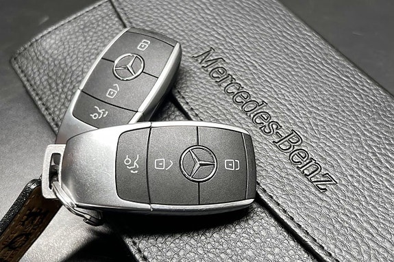Mercedes-Benz EQC400 16 of 30
