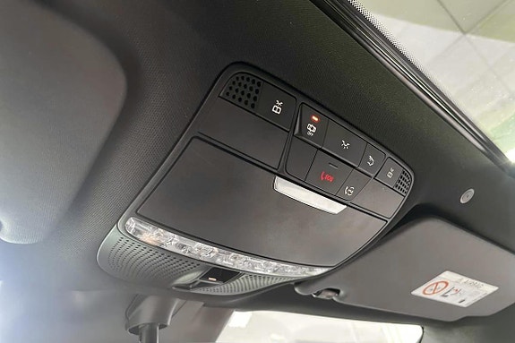 Mercedes-Benz EQC400 19 of 30