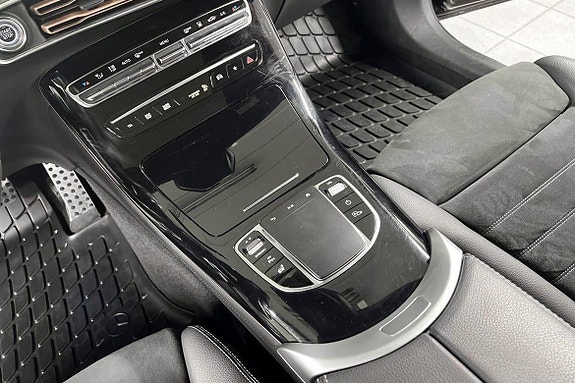 Mercedes-Benz EQC400 8 of 30