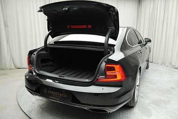 Volvo S90 11 of 30
