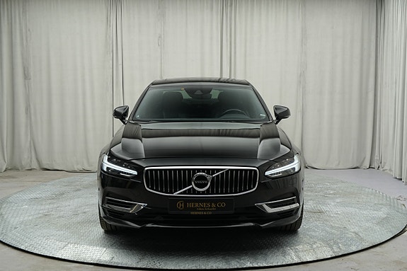 Volvo S90 2 of 30