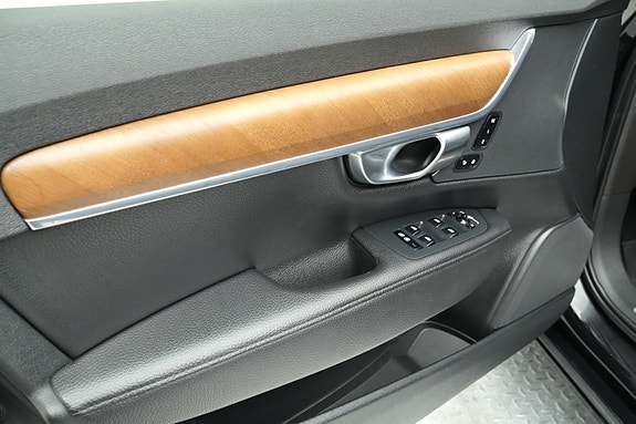 Volvo S90 18 of 30