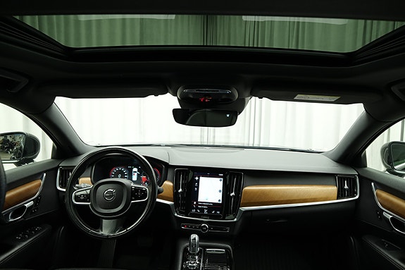 Volvo S90 27 of 30
