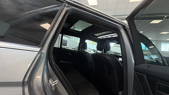 Mercedes-Benz GLK220 26 of 30