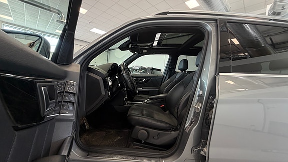 Mercedes-Benz GLK220 23 of 30