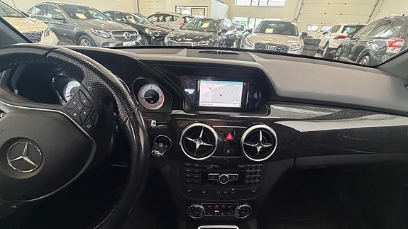 Mercedes-Benz GLK220 30 of 30