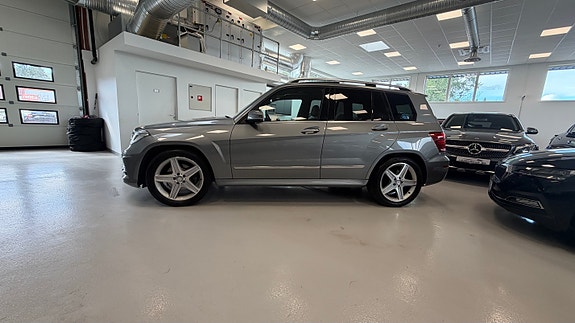 Mercedes-Benz GLK220 11 of 30
