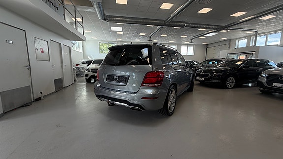 Mercedes-Benz GLK220 17 of 30