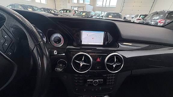 Mercedes-Benz GLK220 29 of 30