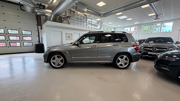 Mercedes-Benz GLK220 12 of 30