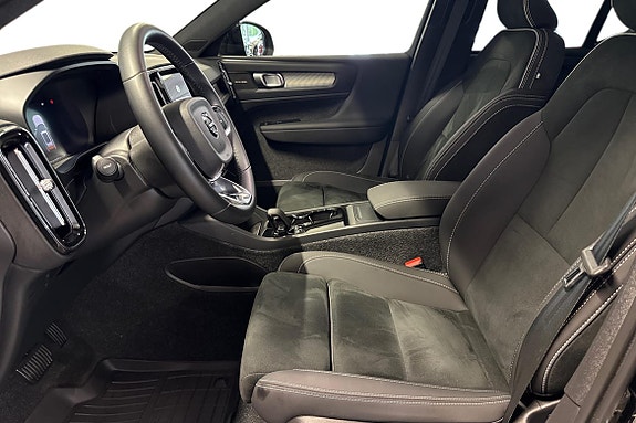 Volvo EX40 10 of 26