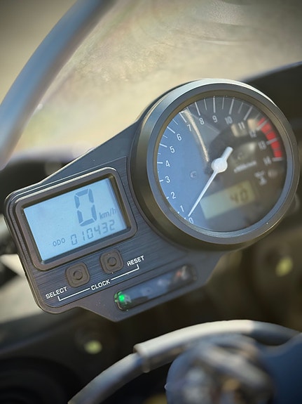 Yamaha YZF-R1 9 of 11