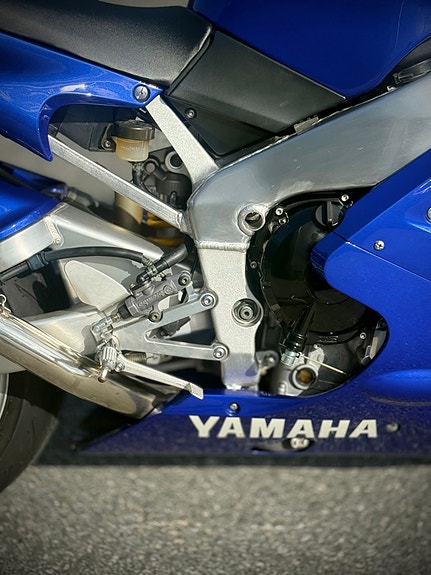Yamaha YZF-R1 7 of 11