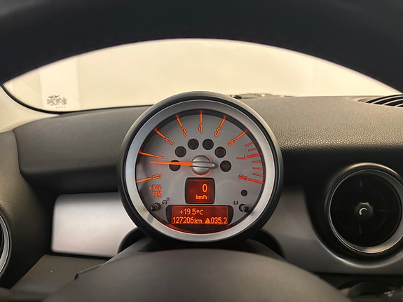 MINI Cooper 12 of 17