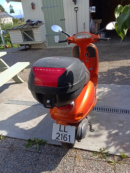 Vespa ET-4 125 5 of 6