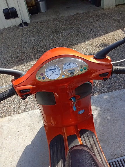Vespa ET-4 125 6 of 6