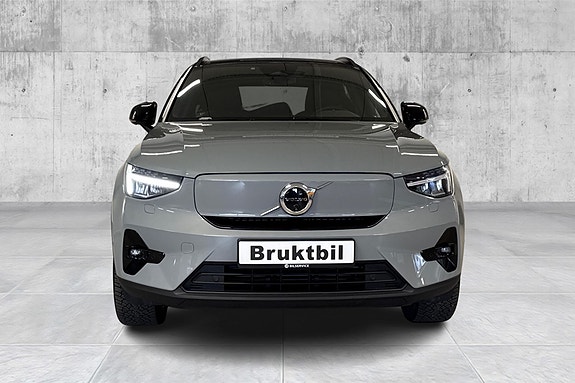 Volvo EX40 8 of 23