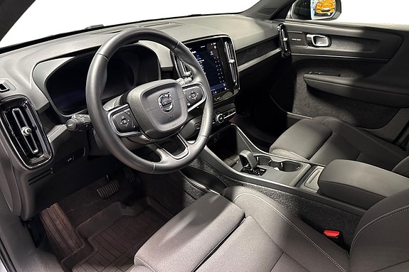 Volvo EX40 15 of 23