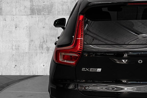 Volvo EX40 8 of 28