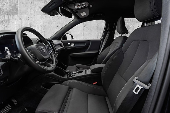 Volvo EX40 10 of 28