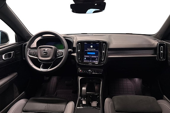 Volvo EX40 16 of 22
