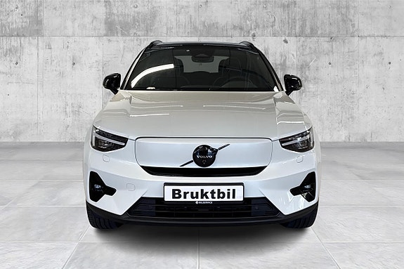 Volvo EX40 8 of 22