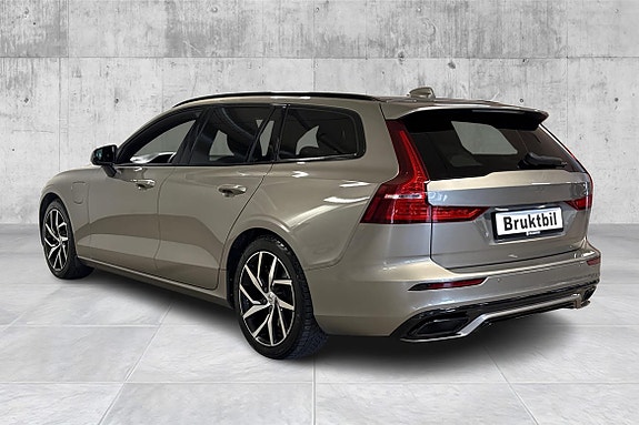 Volvo V60 2 of 24