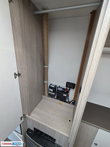 Bürstner Premio Life 425 TS 16 of 18