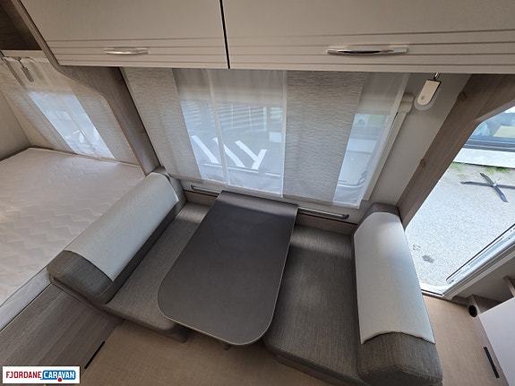 Bürstner Premio Life 425 TS 10 of 18