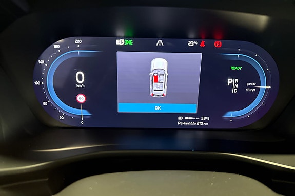 Volvo XC40 11 of 23