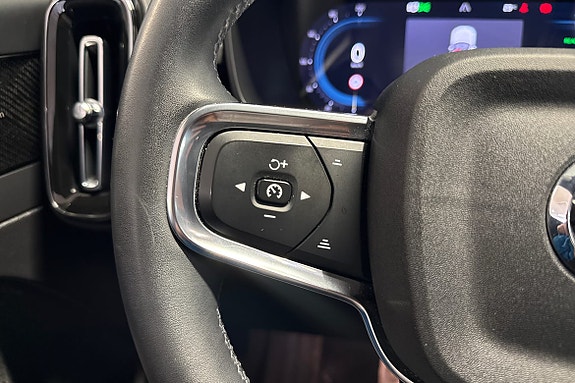 Volvo XC40 18 of 23