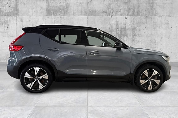 Volvo XC40 6 of 23