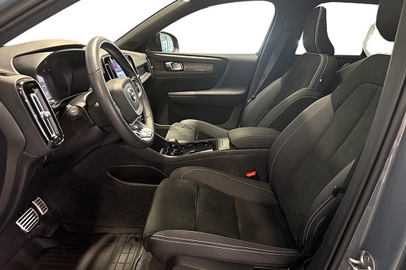 Volvo XC40 10 of 23