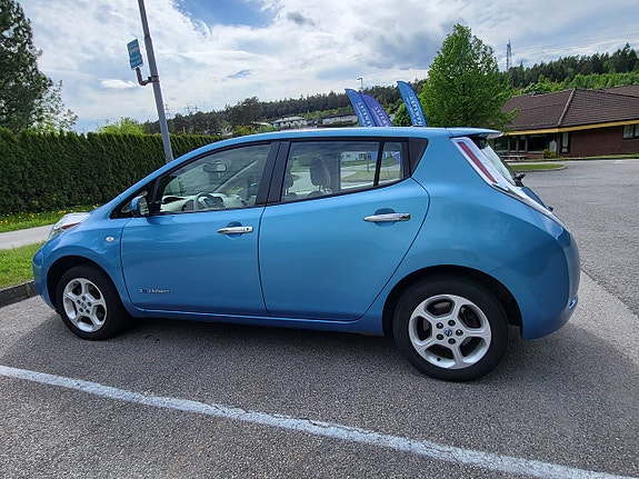 Nissan Leaf 3 of 6