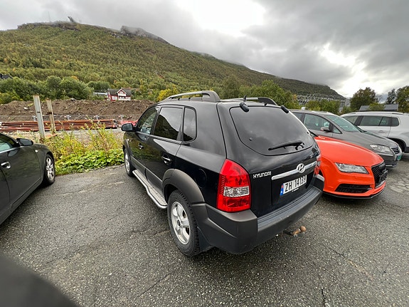 Hyundai Tucson 3 of 8